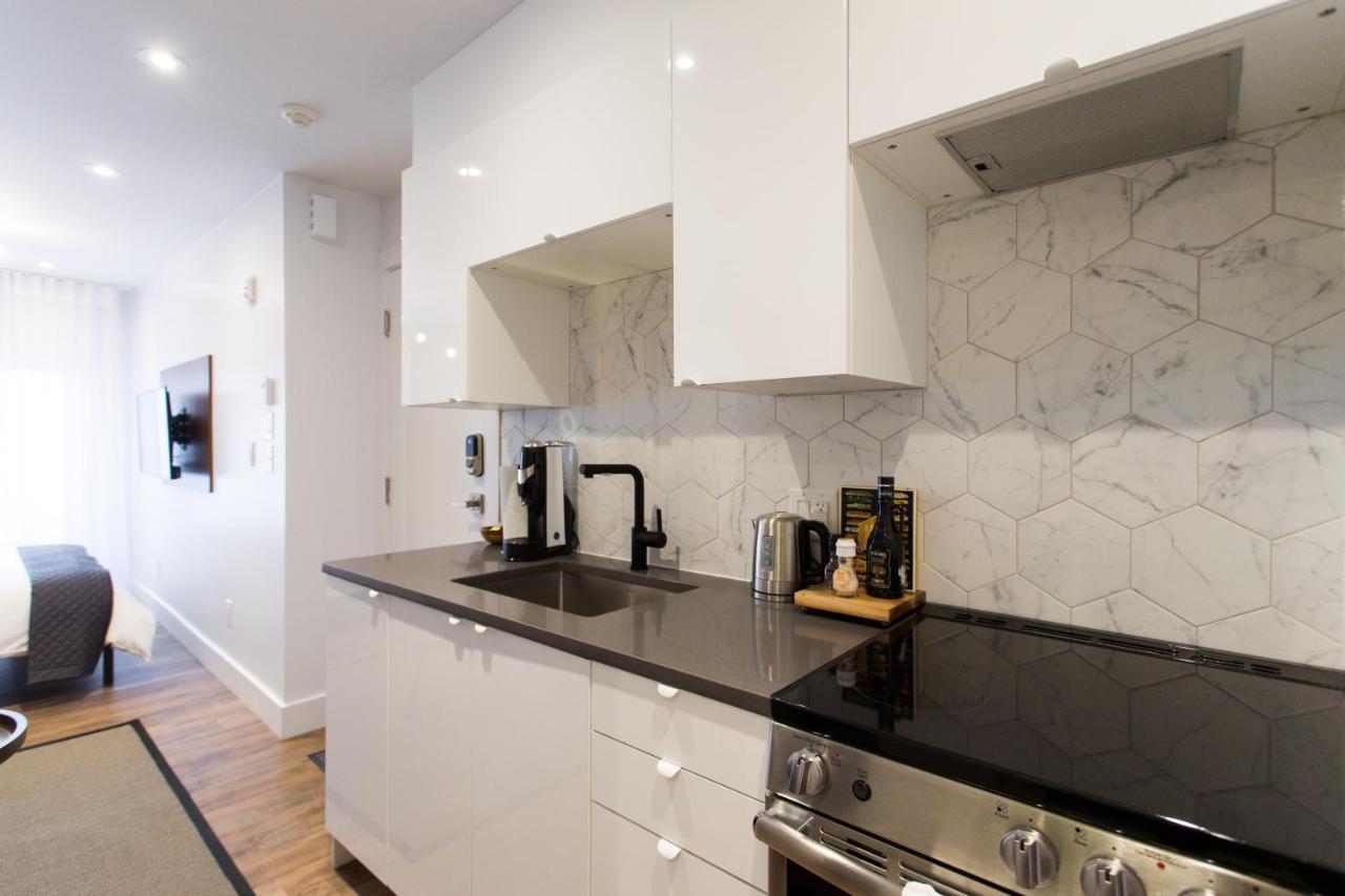 Blue Oasis Studio With Full Kitchen And Bath By Den Stays Montréal Eksteriør bilde