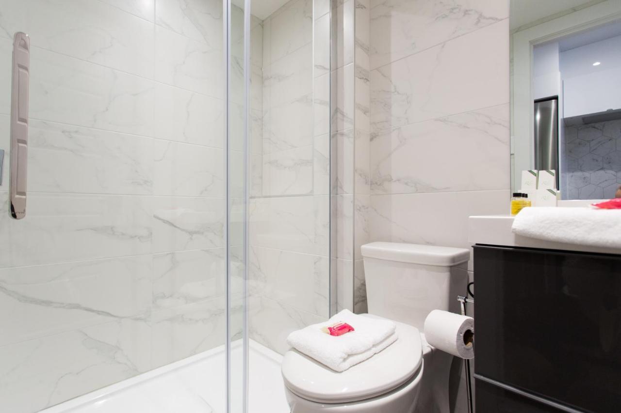 Blue Oasis Studio With Full Kitchen And Bath By Den Stays Montréal Eksteriør bilde